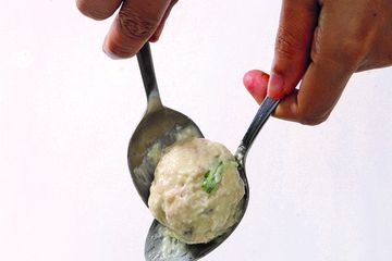 Tips Agar Bakso Punya Bentuk Bulat Sempurna Pasti Jadi Lebih Menarik Dari Pedagang Kaki Lima Semua Halaman Sajian Sedap