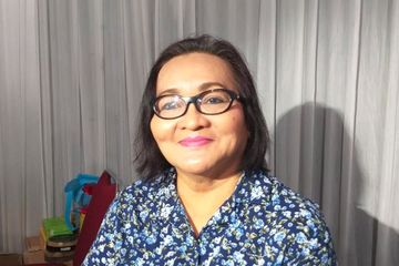 Istri Kasino Warkop Meminta Parfum Aroma Melati Milik Almarhum Nita Octobijanthy Semua Halaman Grid Id