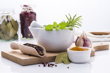 Tak Perlu Obat dan Kerokan! Deretan Bumbu Dapur Ini Bisa Jadi Obat Masuk Angin Alami yang Cepat dan Efektif, Lo!