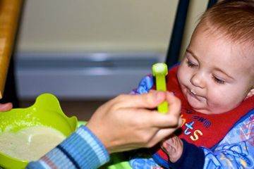 MPASI harus diberikan diwaktu yang tepat supaya anak tidak susah makan.