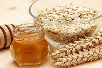 Oatmeal dan madu, makanan penurun kolesterol sehabis menyantap daging kambing di hari raya Idul Adha.