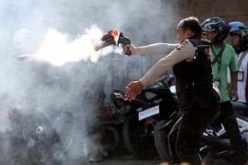 Gas Air Mata Isinya Bukan Kenangan Pilu, Tapi Bahan Kimia Berbahaya, Hanya 1 yang Alami Merica