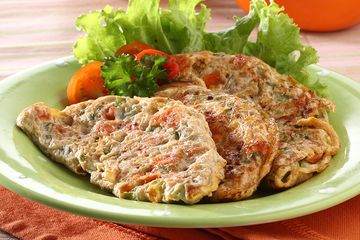 Menu Sahur Praktis Sederhana Cuma 20 Menit Membuat Resep Omelet Telur Asin Lezat Semua Halaman Sajian Sedap