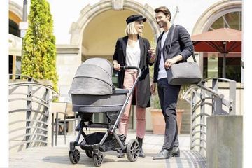 Jangan Asal Pilih Kereta Dorong Untuk Bayi, Risikonya Anak Bisa Terkena Skoliosis