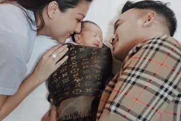 Anak Kedua Ruben Onsu Kenakan Bedongan Mewah, Hati-hati Penggunaannya