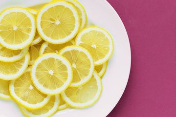 Masalah rambut bisa teratasi dengan ramuan lemon 
