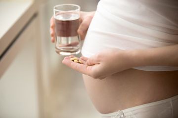 Di masa kehamilan, hati-hati minum obat karena bisa berpengaruh pada janin yang dikandungnya. 