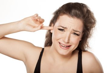 Jangan Panik Ini 4 Cara Simpel Mengeluarkan Air Yang Masuk Ke Telinga Semua Halaman Cewekbanget