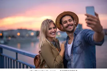 Waspada, Menurut Studi Pasangan yang Suka Selfie Bareng Ternyata Rentan Perceraian!