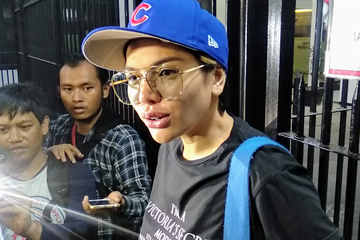 Nikita Mirzani usai menjenguk Nunung di Ditresnarkoba Polda Metro Jaya, Jakarta Selatan, Selasa (30/7/2019) kemarin.