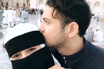 Istri Baru Aktor Tampan Ini Alami Pendarahan Saat Hamil