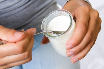 Miliki Segudang Manfaat, Benarkah Minuman Probiotik Dapat Cegah Dermatitis Atopik pada Janin?