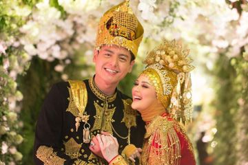 Roger Danuarta dan Cut Meyriska