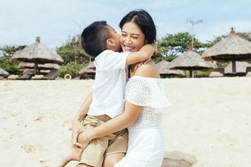 Dian Sastro dan anak sulungnya