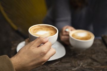 Fakta kesehatan minum kopi saat sahur.