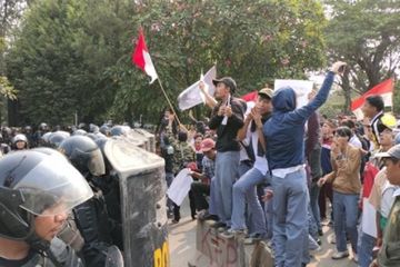 Disebut Lompat dari Pagar Saat Demo Depan DPR, Pelajar Akbar Alamsyah Meninggal Dunia Setelah Koma Selama 2 Minggu
