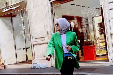Ejek Temannya Saat Sekolah, Artis Cantik Ini Dipukuli Sampai Tuli Sebelah Hingga Gunakan Alat Bantu Dengar