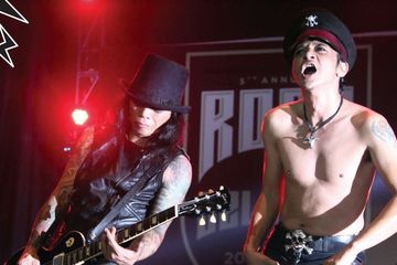 Vokalis Wajib Keren, Andy /rif Rela Jadi Joker untuk Penampilannya ...