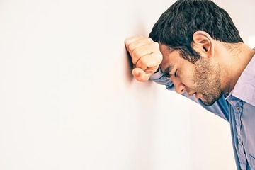 Tak Hanya Wanita, 'Menopause' Juga Bisa Dialami Pria, Ini Gejalanya!