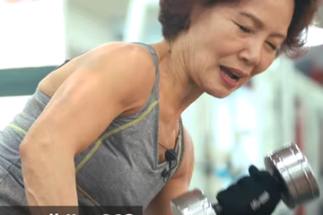 Lim Jong So, seorang binaragawan wanita asal Korea Selatan yang berusia 75 tahun.