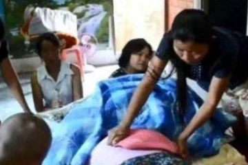 Dinyatakan Meninggal Dunia Dan Nyaris Dikremasi Jenazah Wanita Ini Tiba Tiba Hidup Kembali Usai Disentuh Sang Suami