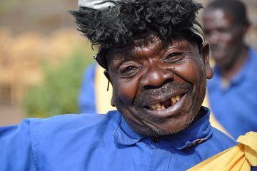 Ngos-Ngosan Dikejar Penagih Utang, Pria Ini Ternyata Sempat Alami Mimpi  Gigi Copot, Ini 5 Arti Mimpinya - Semua Halaman - Suar