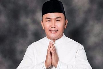 Ngamuk di Lapangan, Gubernur Kalimantan Tengah Sugianto Sabaran Lempar Botol: 'Capek-Capek Mengurus Bola'
