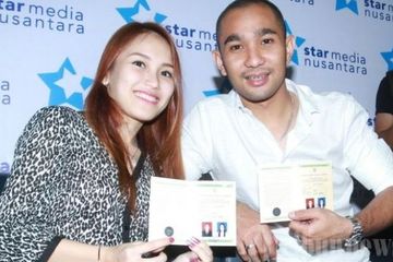 Tak Pernah Ada Kabar Mantan Suami Ayu Ting Ting Tiba Tiba Pamer Foto Nikah Istri Baru Semua Halaman Hype
