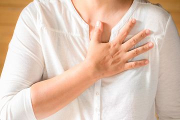 Wanita lebih rentan terkena serangan jantung karena pembuluh darahnya lebih cepat menua.
