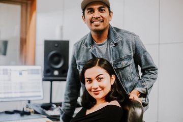 Lirik Lagu Coklat Yang Dinyanyikan Glenn Fredly Feat Ariel