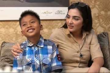 Masih Belum Sehat Total, Ashanty Tetap Tepati Janji Mengantar Putra Sang Penjual Cilok Untuk Pasang Behel.


