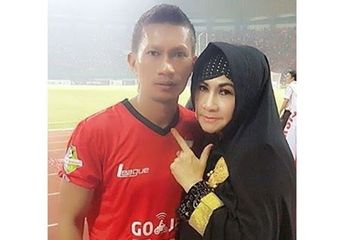 Kisah Ismed Sofyan Nikahi Ibu Angkatnya Sendiri Dan Disebut