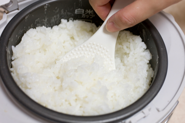 12 Jam Nasi Dipanaskan di Rice Cooker Sama Dengan Racun? Ini Kata Ahli -  Semua Halaman - Grid Health