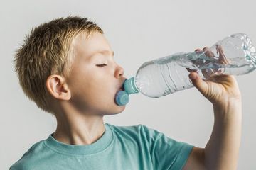 Kurang minum ternyata memicu kebodohan pada anak.