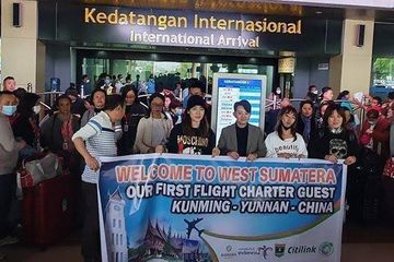 Ratusan Turis Asal Provinsi Wuhan China Sudah Datang di Sumbar, Menurut Sekda Prov Tidak Ada Alasan Untuk Menolaknya, Gubernurnya pun Tidak Khawatir