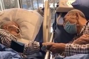 Tak Ingin Dipisahkan Oleh Kematian, Sepasang Kakek Nenek Ini Ucapkan Salam Perpisahan dan Terus Bergandengan di ICU Usai Terjangkit Virus Corona