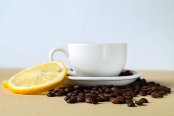 Kurangi Minyak di Wajah dengan Masker Campuran Kopi dan Lemon