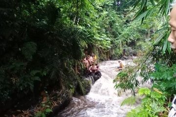 Korban Susur Sungai Jadi 9 Orang, Para Siswa Saling Tolong Menolong Selamatkan Anggota Pramuka Lainnya dari Terjangan Arus