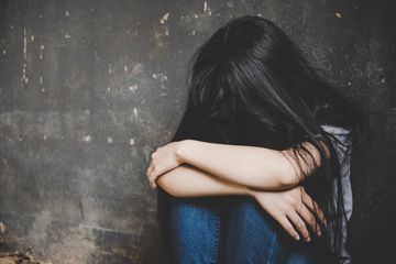 Heboh seorang gadis cilik berumur 8 tahun nekat membeli viagra alias obat kuat. Untuk apa ?