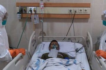 Simulasi penanganan pasien terinfeksi Virus Corona di salah satu rumah sakit di Purwokerto, Jawa Tengah.