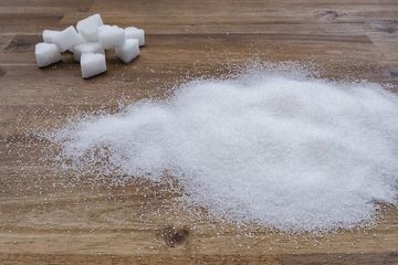 Gula yang selama ini lebih dikenal sebagai pemberi rasa manis pada makanan ternyata bisa untuk mengobati luka. 