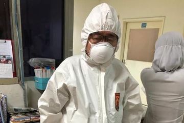 Di usia 80 tahun, dokter ini masih tangani pasien Covid-19