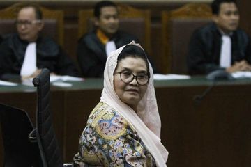 Mantan Menteri Kesehatan Siti Fadilah Supari. Setelah bebas dari penjara berniat membantu pemerintah RI memerangi pandemi Covid-19.