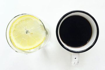 Kopi dan lemon, minuman tidak boleh dikonsumsi saat mengalami infeksi saluran kemih.