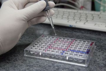 Bio farma sudah bisa dan segera membuat alat tes PCR.