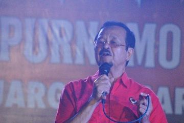 Achmad Purnomo menghadiri 'Deklarasi Dukung Purnomo-Teguh Keluarga Besar Bolo Juang &amp; B_TP Laweyan' di Suronalan RT 06 RW 08, Kelurahan Pajang, Kecamatan Laweyan, Solo, Rabu (8/1/2020). 