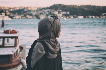Iseng Ikut Puasa Ramadhan Meski Non Muslim, Wanita Cantik Ini Dapat Hidayah  hingga Putuskan Jadi Mualaf: Rasanya Seperti Dosa Saya Diangkat usai Salat