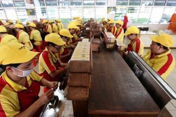 Pabrik rokok HM Sampoerna.