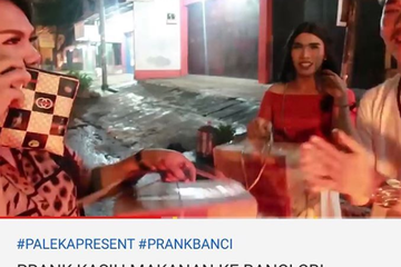 Bak Karma Instan, Youtuber yang Prank Beri Sampah ke Waria ...