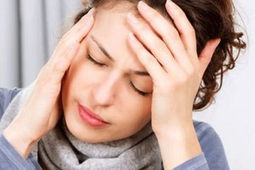 Pusing kepala sangat hebat, bisa menjadi pertanda awal adanya tanda-tanda stroke.